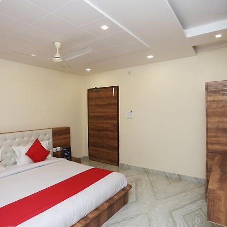 Oyo Flagship 22216 Sai Palace Hotel Varanasi Exterior photo
